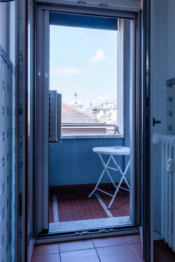 Milan Flat 5 Min From Duomo With Park For Small Cars Apartment Exterior photo